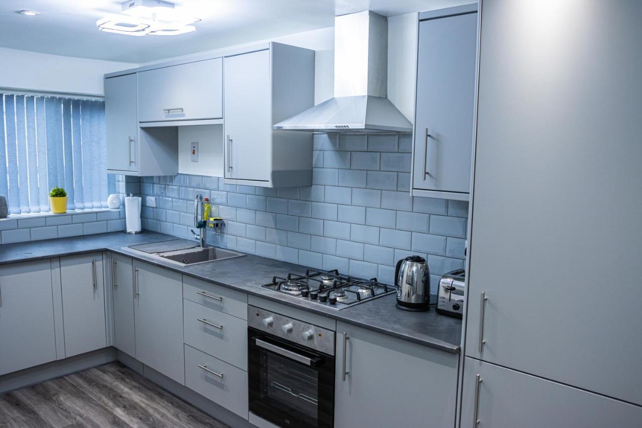 Lush Lodge -Home Away In Telford, For Contractors, Families, Group Of Friends, Long Term Stays Exterior foto