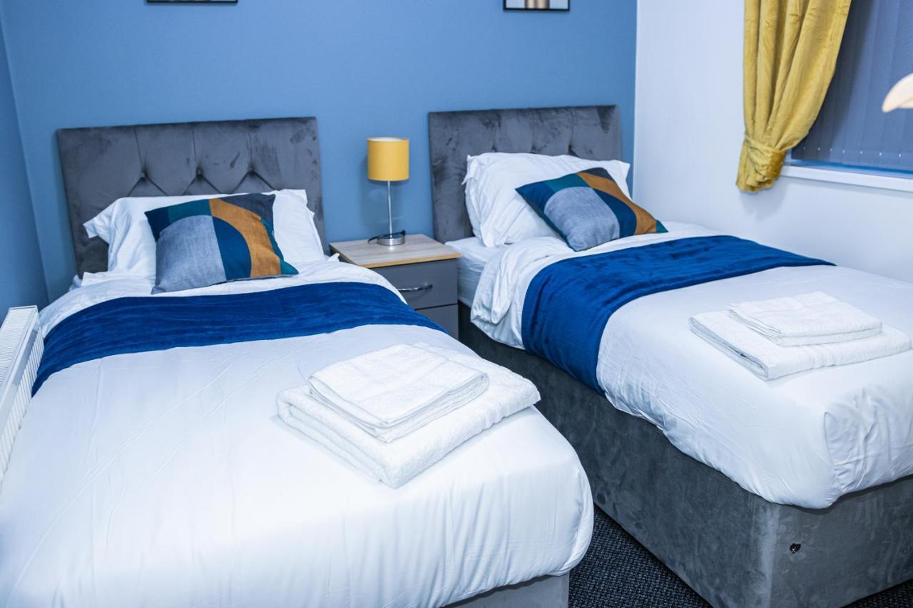 Lush Lodge -Home Away In Telford, For Contractors, Families, Group Of Friends, Long Term Stays Exterior foto